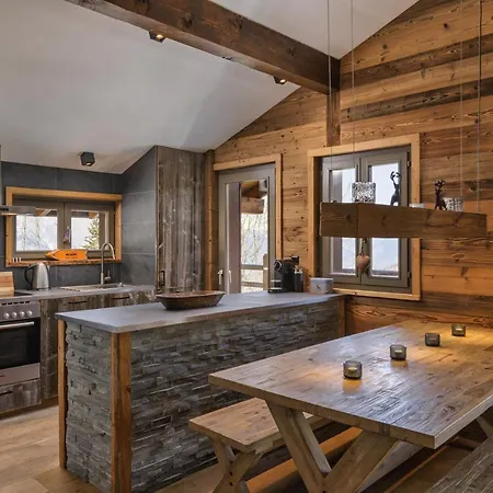 בקתה Beautiful Ski In-out Chalet W Sauna And Fireplace לה צומאז