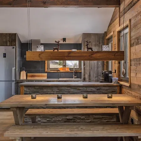 בקתה Beautiful Ski In-out Chalet W Sauna And Fireplace לה צומאז