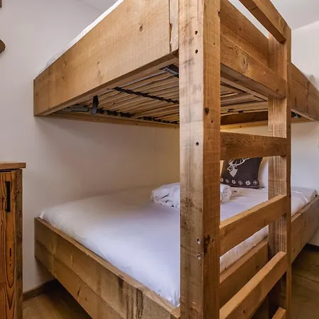 בקתה Beautiful Ski In-out Chalet W Sauna And Fireplace לה צומאז