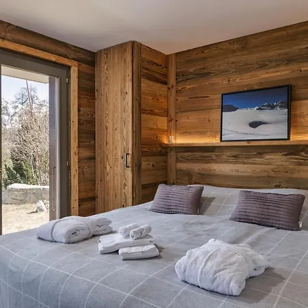 בקתה Beautiful Ski In-out Chalet W Sauna And Fireplace לה צומאז